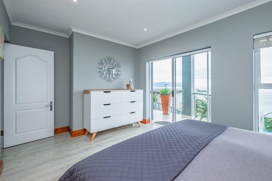 5 Bedroom Property for Sale in Murdock Valley Western Cape